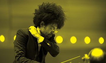 A black and yellow image of Rafael Payare conducting an orchestra while holding a baton and swinging his arm